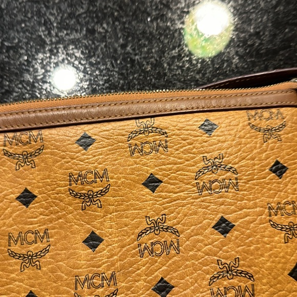MCM Clutch - Picture 4 of 4